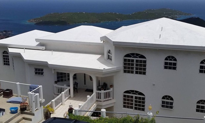 Estate Pearl Resort | Sleek & Sunny Island Studio | Kitchenette