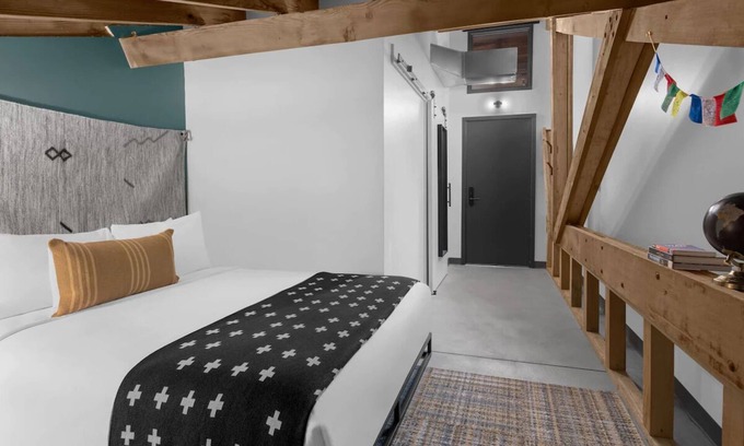 People's Freeway Hotel | Sleek Urban Living at evo, Near Outdoor Activities, Dogs Are Allowed!