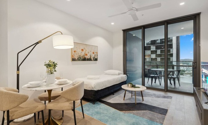 Brisbane Central Business District Apartment | Sleep 4 | Balcony Gym Pool | Connect to Casino