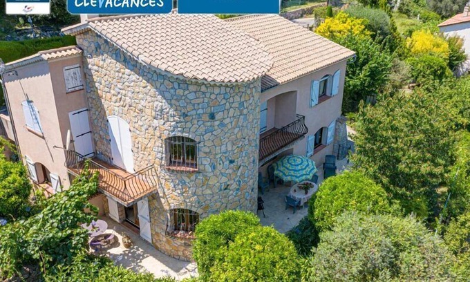 Le Bar-sur-Loup Apartment | Sleep 8 flat near cannes and grasse french riviera