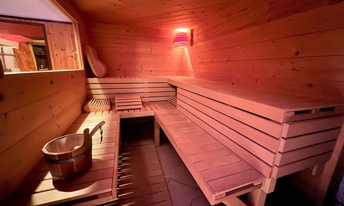 Alessandria House | Sleep in the SPA with water bed, wood-burning sauna, emotional shower and Kneipp