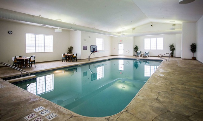 Eau Claire Hotel | Sleep Inn & Suites Conference Center Eau Claire North