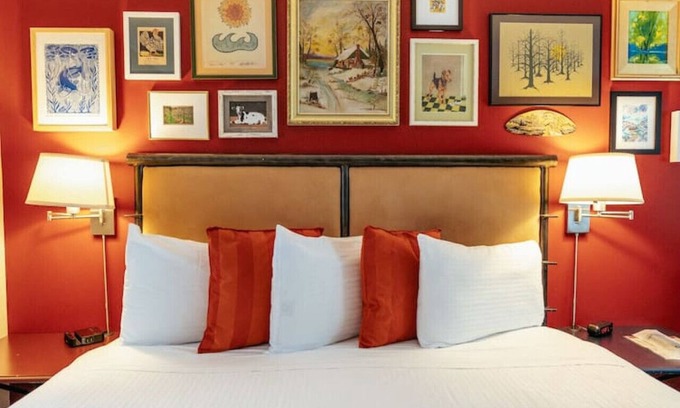 Woodstock Hotel | Sleep Woodstock - Dog Friendly King Suite