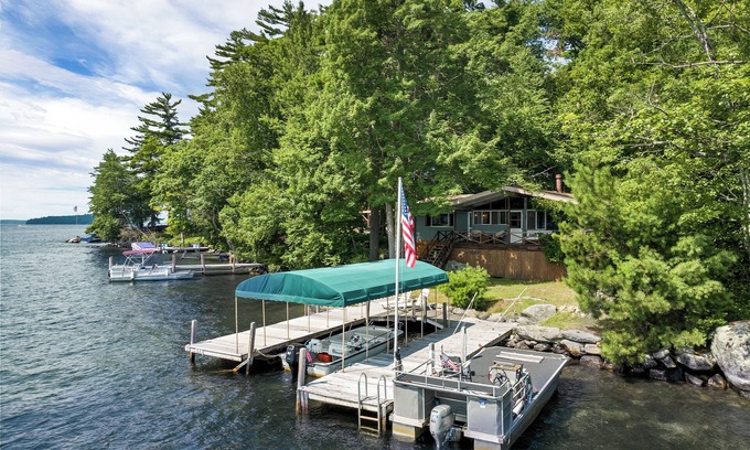 West Alton Cabin | Sleeper Island need boat dream cabin adventure lakefront family and pet friendly