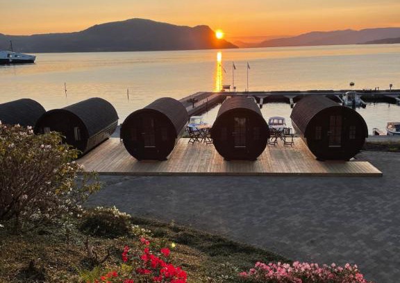 Hjelmeland Resort | Sleeping barrel lodge Smaken av Ryfylke Event AS, drives ikke som hotell