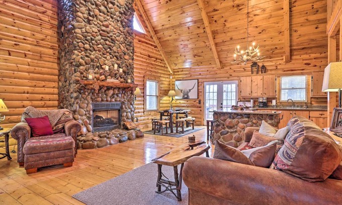 Ellijay House | Sleeping Bear Cabin in Coosawattee Resort!