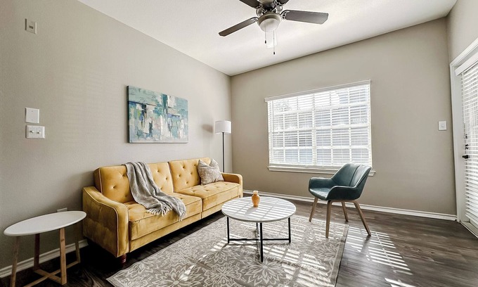 South Side Apartment | Sleepover Splendid 1BD/1BA + Gym Corpus Christi