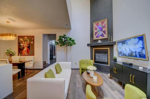 S Y Jackson House | Sleeps 11 Mountain Views Fully Renovated