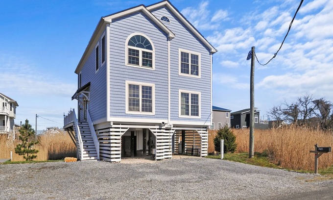 Frederica House | Sleeps 12. Near Bowers Beach, DE Turf, Speedway, AF Base, Casino. New Listing!