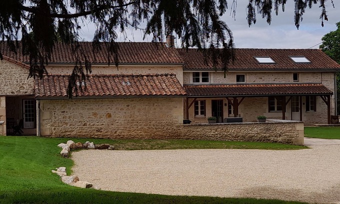 Vienne Villa | Sleeps 13/15, 270 m2 house with swimming pool/CHEQUES ANCV ACCEPTES