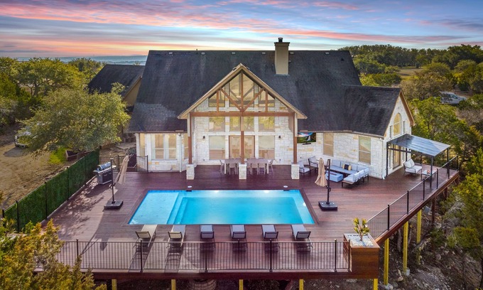 Dripping Springs House | Sleeps 20 - Pool, Fire Pit, + Hill Country Views!