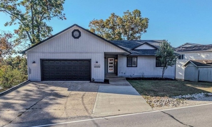 Lake Ozark House | Sleeps 27! Large Parties Welcome! Next to Shady Gators!