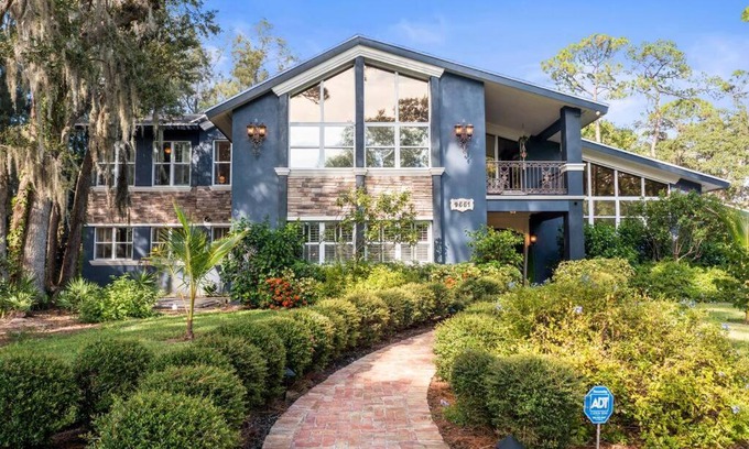 Seminole House | Sleeps 28, Events, Salt Pool/Spa, Outdoor Kitchen