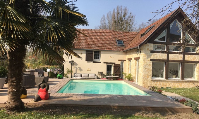 Montigny-sur-Vesle House | Sleeps 8 heated pool 20'from Reims and 45' from airport roissy 1h30 eurodisneyn