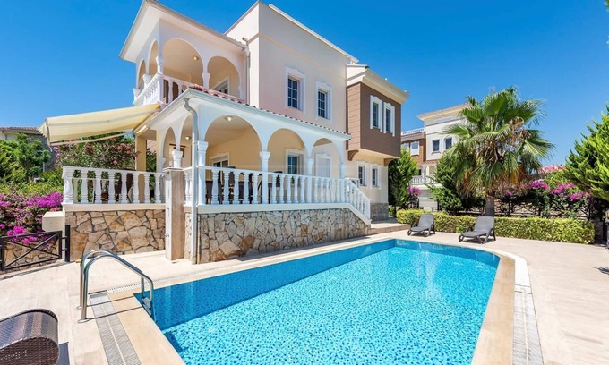 Alanya Villa | Sleeps 8, Private Pool Villa - AWZ 256