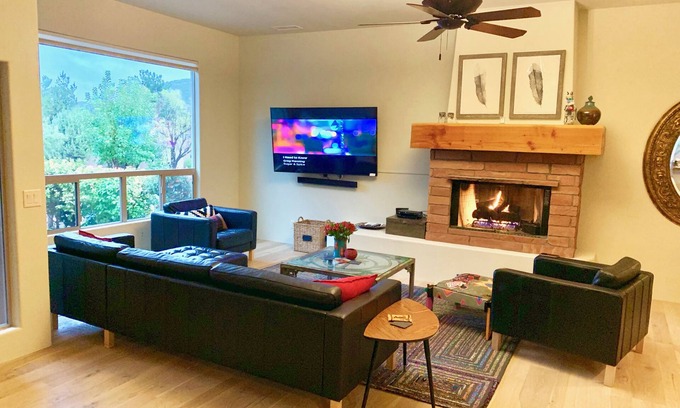 West Sedona House | Slice of Sedona-Guest Fav, Ideal Location, Redrock Views, Modern Decor, Hot Tub