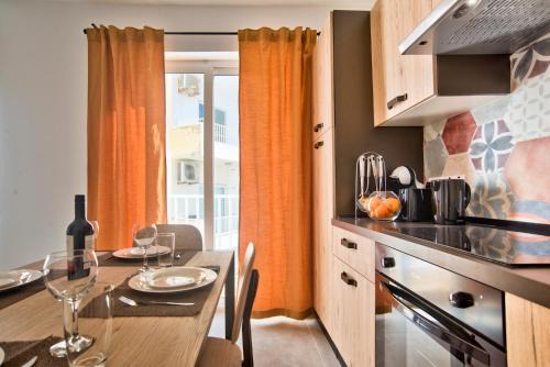Sliema Apartment | Sliema 2-bedroom Central Apartments and Penthouse with jacuzzi