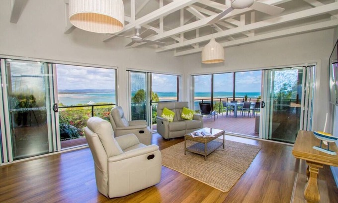 Seventeen Seventy House | Slipaway - Unparalleled views of the bay of 1770