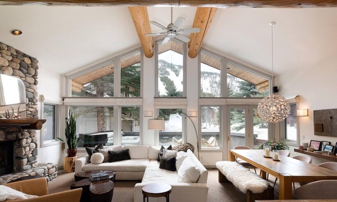 Warm Springs House | Slope-Side Chic: Home with Hot Tub