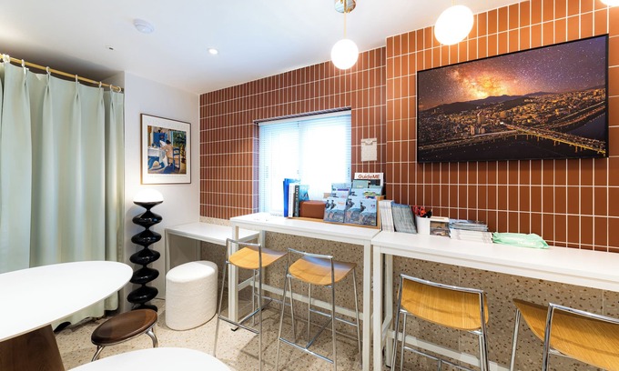 Seogyo-dong Hotel | Slow On Hostel Hongdae