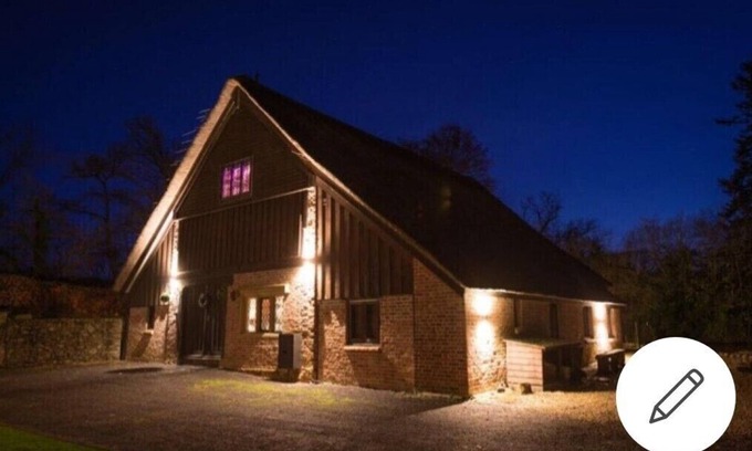 West Buckland House | Slps 14 The Lake House Somerset From £100-£150pppn Festive1-3 nights from £5k