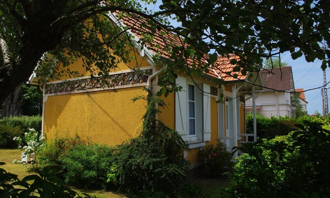 Barneville-Carteret House | Small 1930s house located 300 m from the beach, rated 3 *.