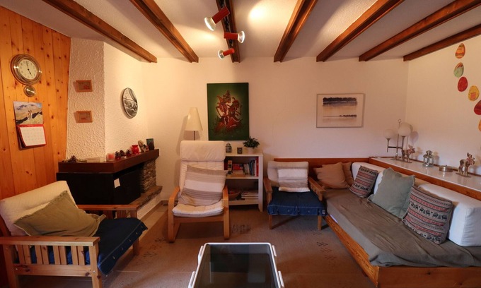 St. Luc Apartment | Small, cute and cozy apartment on the ground floor of a building located approx. 100m from the shutt