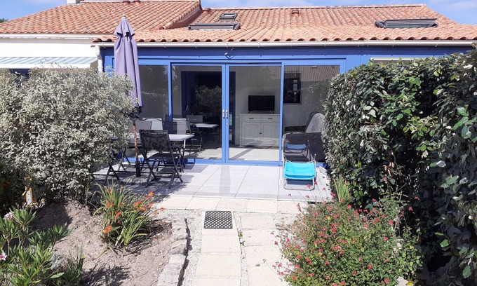 Saint-Michel-Chef-Chef House | Small house, 300 m from the beach, sleeps 7, swimming pool in the residence
