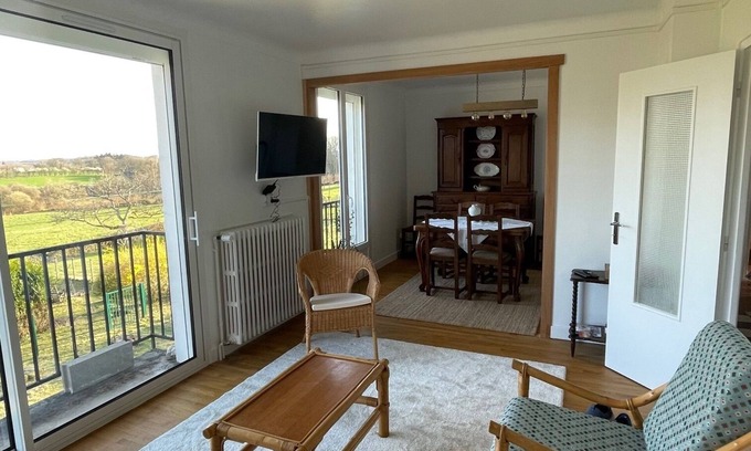 La Souterraine House | Small house entirely renovated, 2 minutes from the medieval site of Bridiers