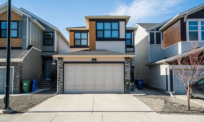Southeast Calgary House | Small Paris Two Bedrooms Basement Suite