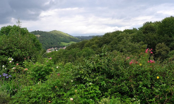 Gan Cottage | Small stone house overlooking the Pyrenees foothills (sleeps 2)