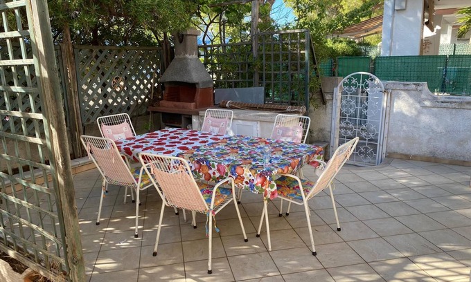 Province of Lecce Villa | Small villa in elegant and relaxing setting near the sea.