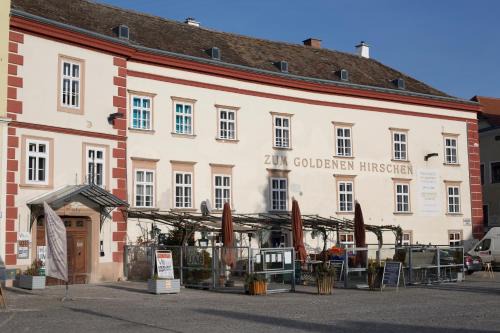 Krems an der Donau Apartment | Smile Apartments zum Goldenen Hirschen