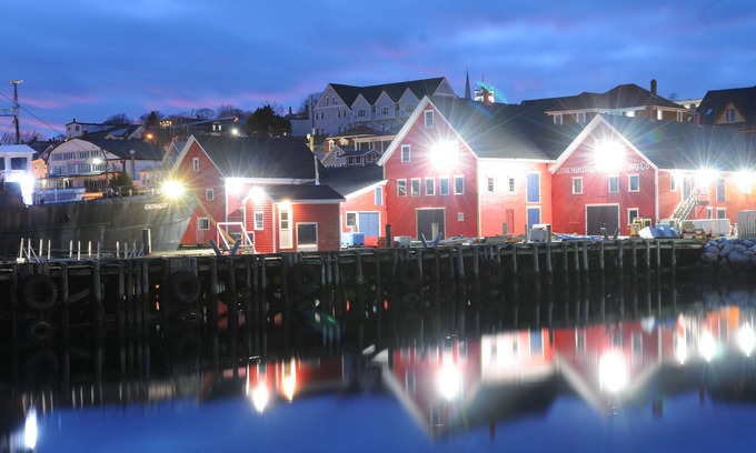 Lunenburg Waterfront Hotel | Smugglers Cove Inn