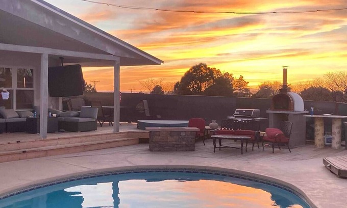 Northeast Heights House | SneakAway in Albuquerque