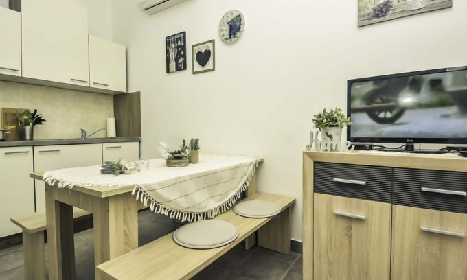 Karlobag Apartment | Snježana by Interhome