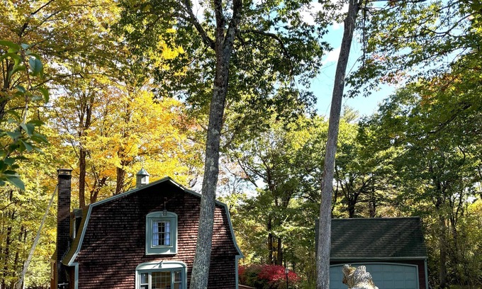 Gardner House | Snow Blanket Barn!nFamily-Friendly, Charming & Cozy 3-bedroom - Gardner MA