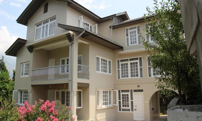 Brein Bed & Breakfast | Snow Leopard Lodge