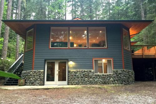 Glacier Ski Chalet | Snowline Cabin 29 - An Ultra Custom Family Vacation Home