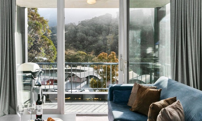 Thredbo Apartment | Snowman 6 central location with stunning views.
