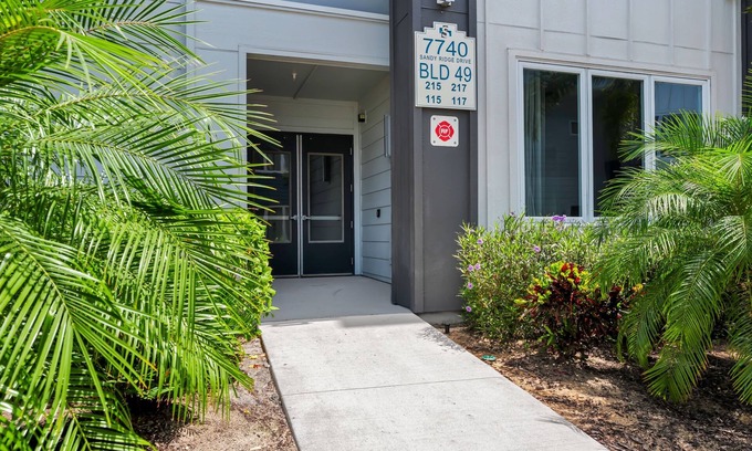 Reunion Condo | Snug condo near Disney with Resort & Waterpark Access - B49-217