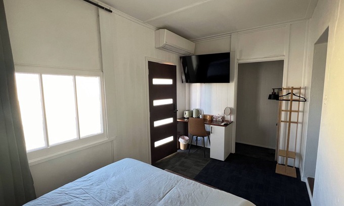 Renmark Apartment | Snug & Cosy Unit with Relaxing Bath