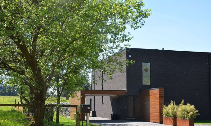 Hockai House | Snug Holiday Home in Sart-lez-Spa with bubble bath