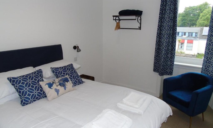 Helensburgh Apartment | Snug - Sealladh Mara Apartment