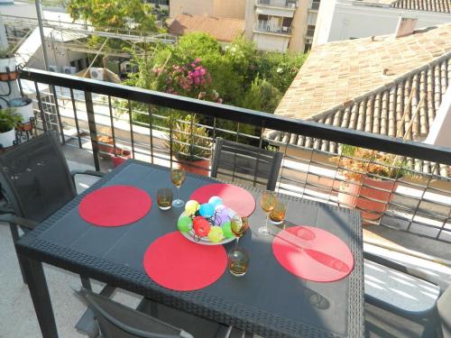 Plaka Apartment | So Athens - Charming 1BD flat, Large terrace, Acropolis view