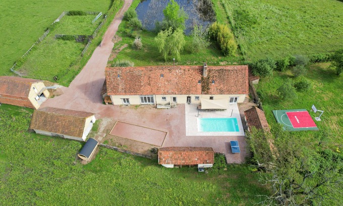 Lenax Villa | So Villa Chez Pommet (03) - Heated swimming pool - Basketball - Sauna 2h Lyon - 30p.