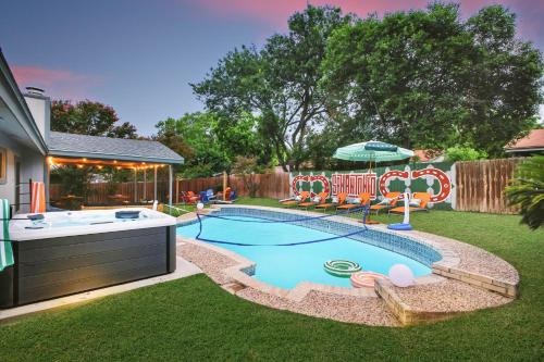 North San Antonio - SAT House | Soak Sizzle Score Pool Games More