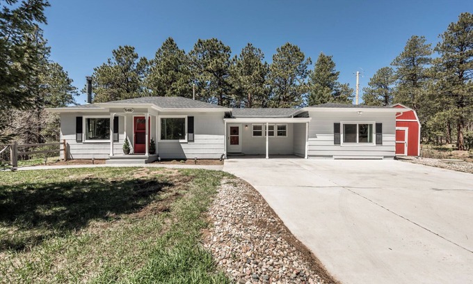 Colorado Springs Cottage | Soaring Pines! 5 acres! Newly Remodeled Private Family Rancher, Scenic Forest