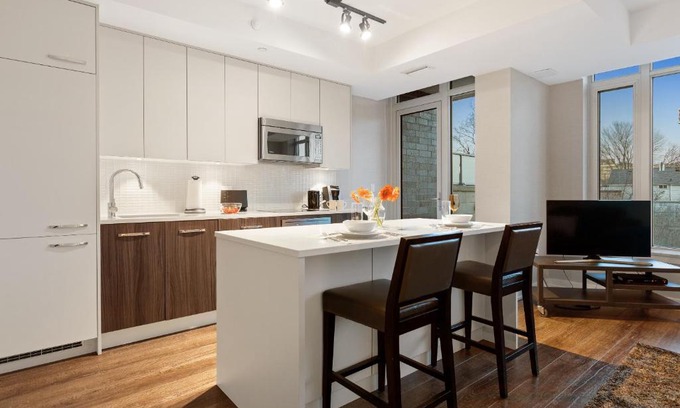 Centretown West Apartment | SOHO Residences Champagne