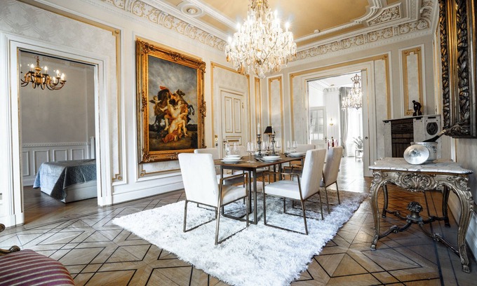 Hamburg Apartment | Soirée Villa - Elegant Stay with Garden and Party Room